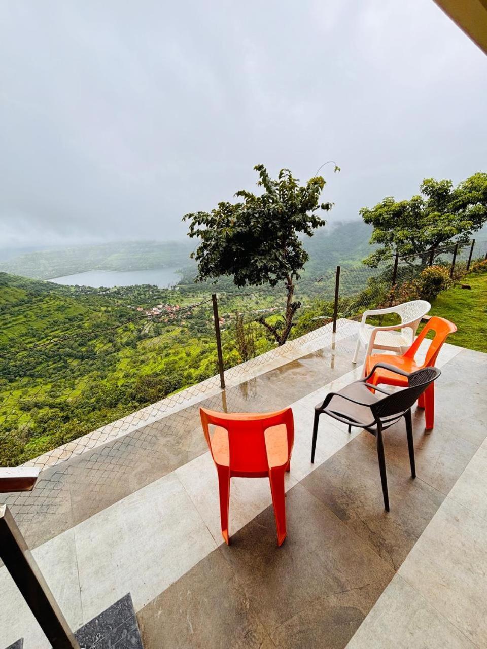 Paramount 3 Ac Bedrooms Hall Garden With Lake View Panchgani Exterior foto