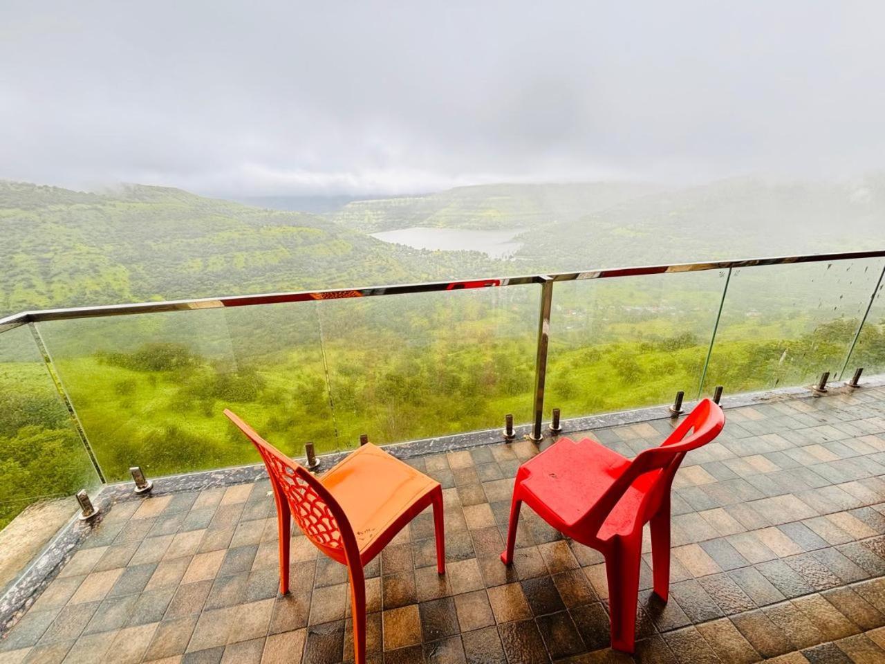 Paramount 3 Ac Bedrooms Hall Garden With Lake View Panchgani Exterior foto